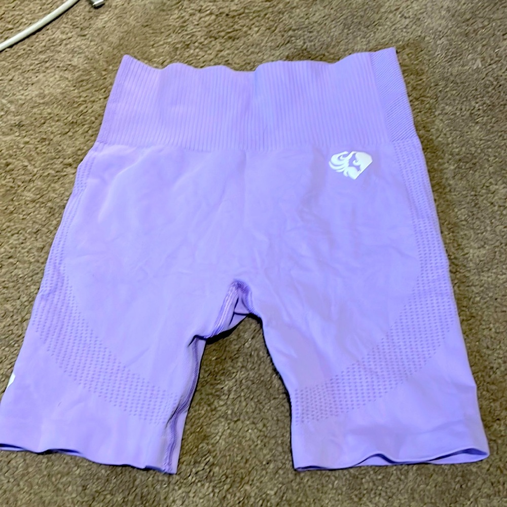 Women’s best lilac seamless shorts